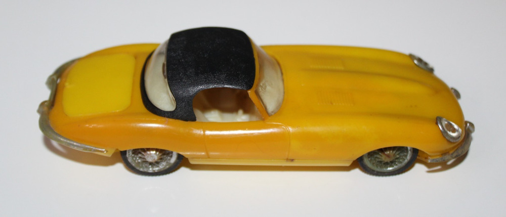 Zee Yellow Jaguar Convertible Plastic Vintage Toy Car Vehicle Model 2080